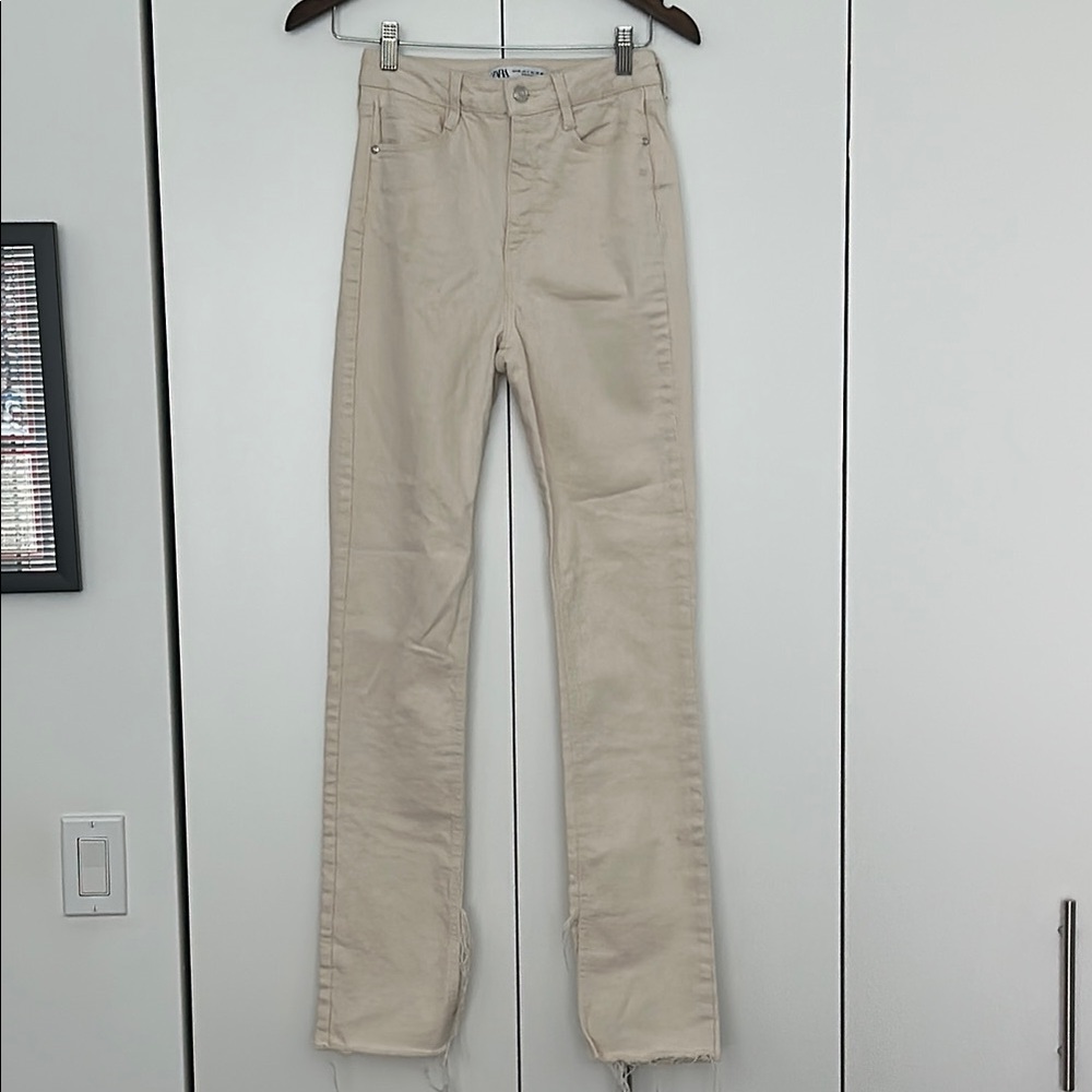 Zara Women's Beige Straight Leg Jeans